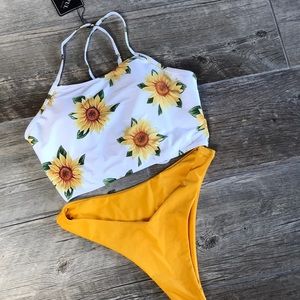 NWT Zaful Sunflower Tie Back Bikini